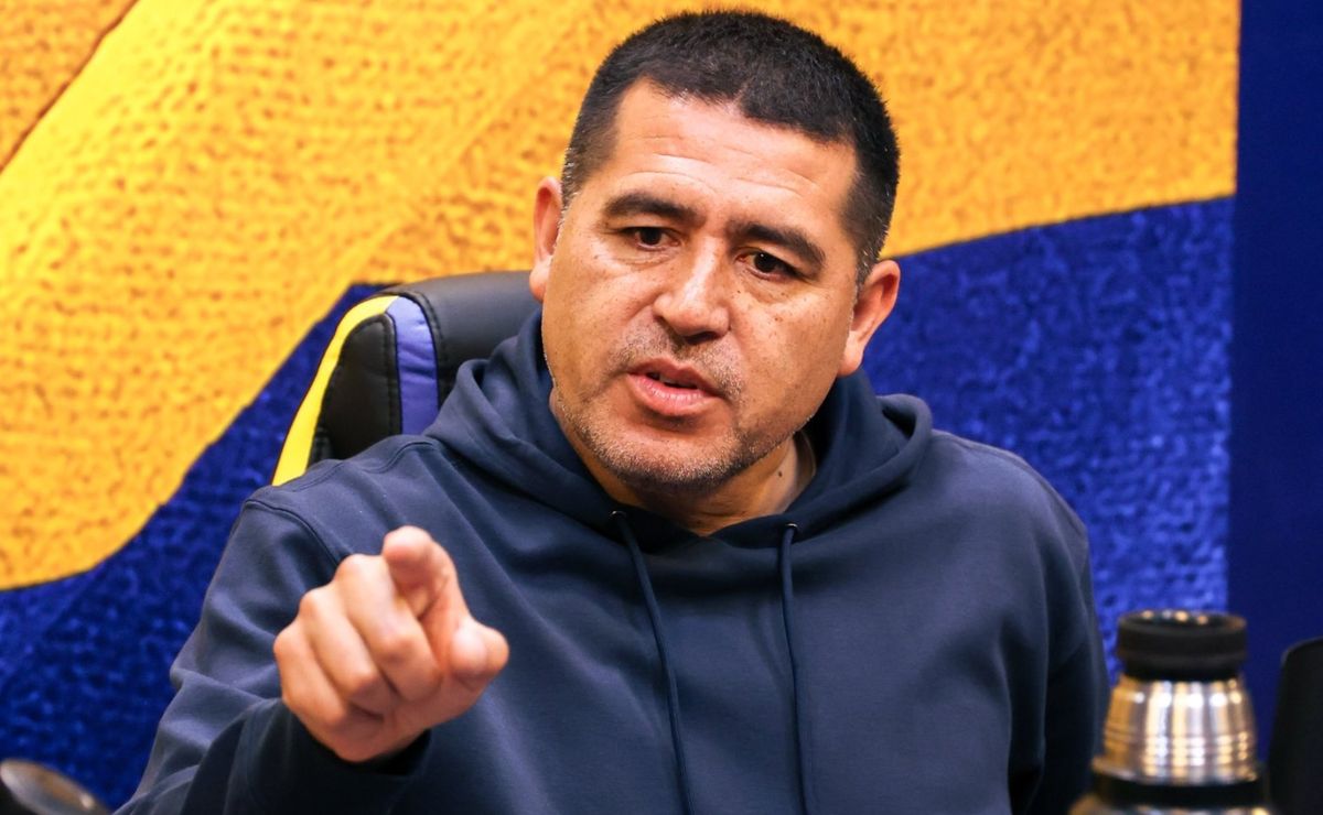 Boca define su quinto refuerzo: el dilema entre un delantero y un central