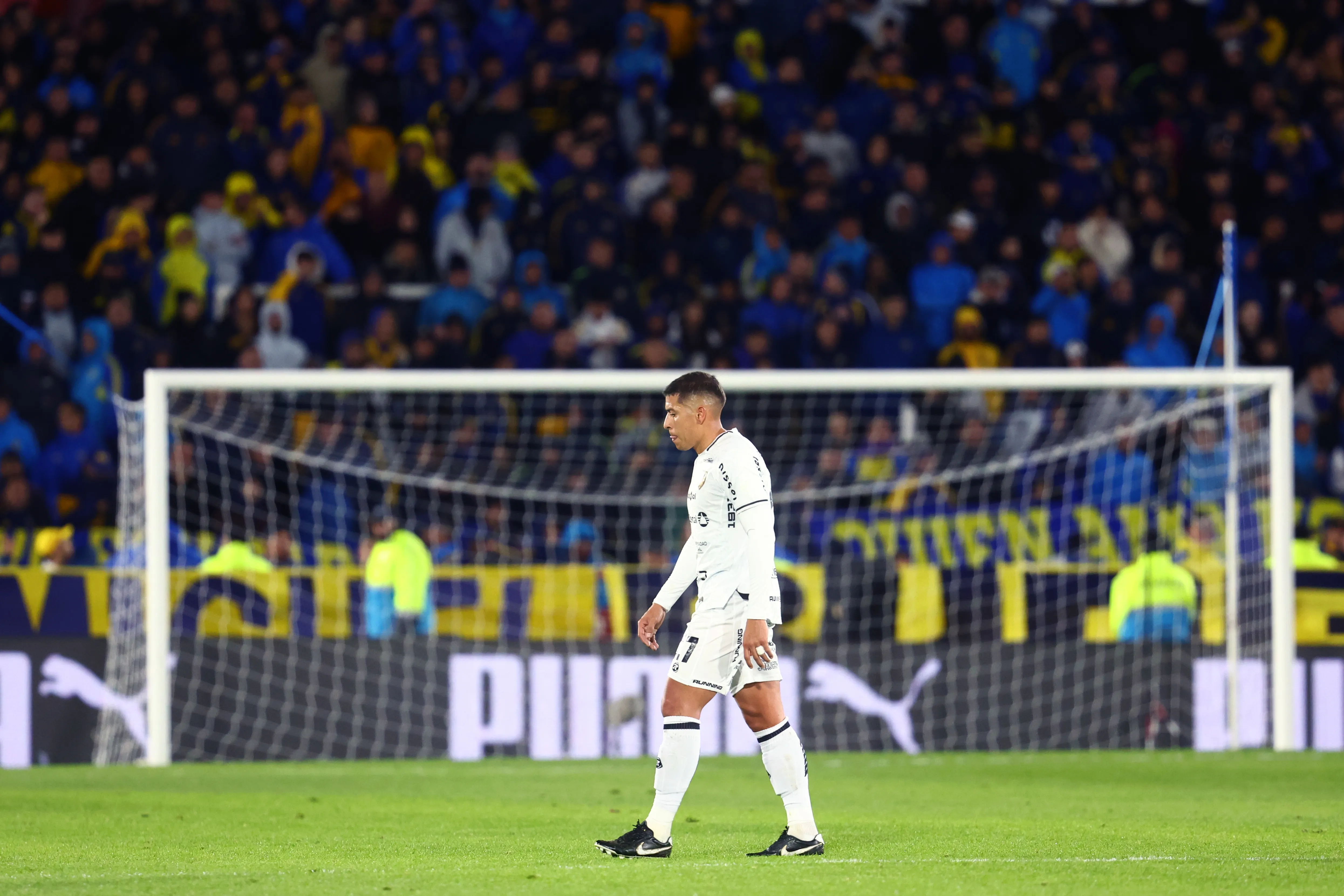 Wilfrido Báez vio la roja ante Boca y salió a hablar. (Getty)