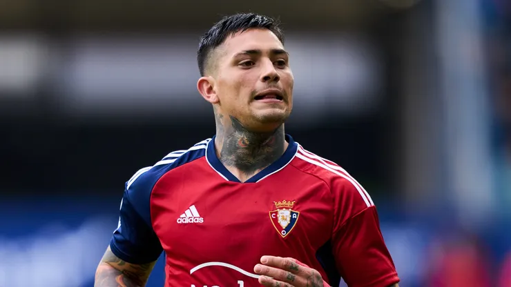 Ezequiel Ávila, cerca de otro grande de Argentina.