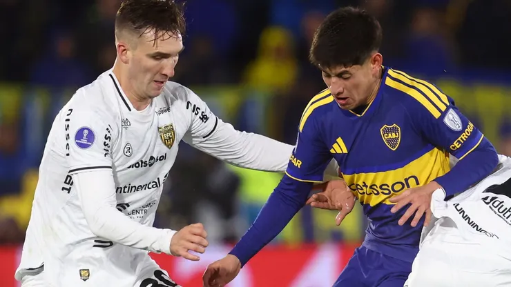 Boca visita a Recoleta en Asunción.