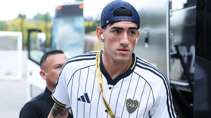 Di Lollo se aleja del Benfica.