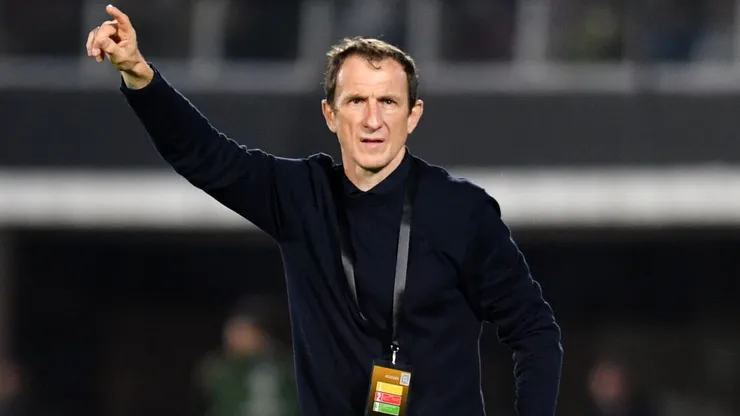 Arruabarrena tiene dos dudas en el equipo de Boca.