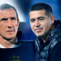 Riquelme y Arruabarrena hablaron en el avión a Paraguay