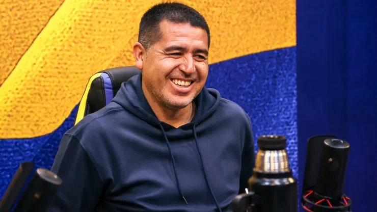 Riquelme presentará una oferta para comprar otro futbolista.
