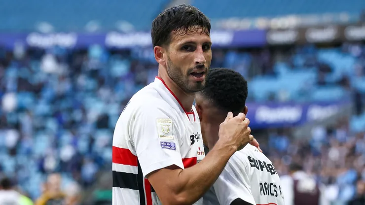 El delantero podría no llegar contra Boca.