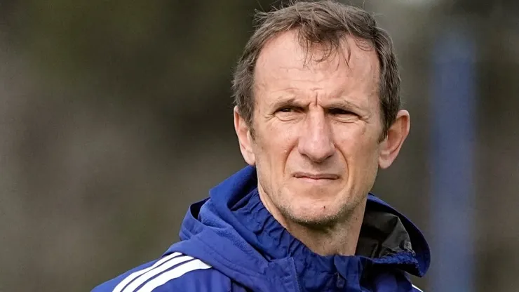 Arruabarrena define la formación de Boca para el duelo con Vélez.