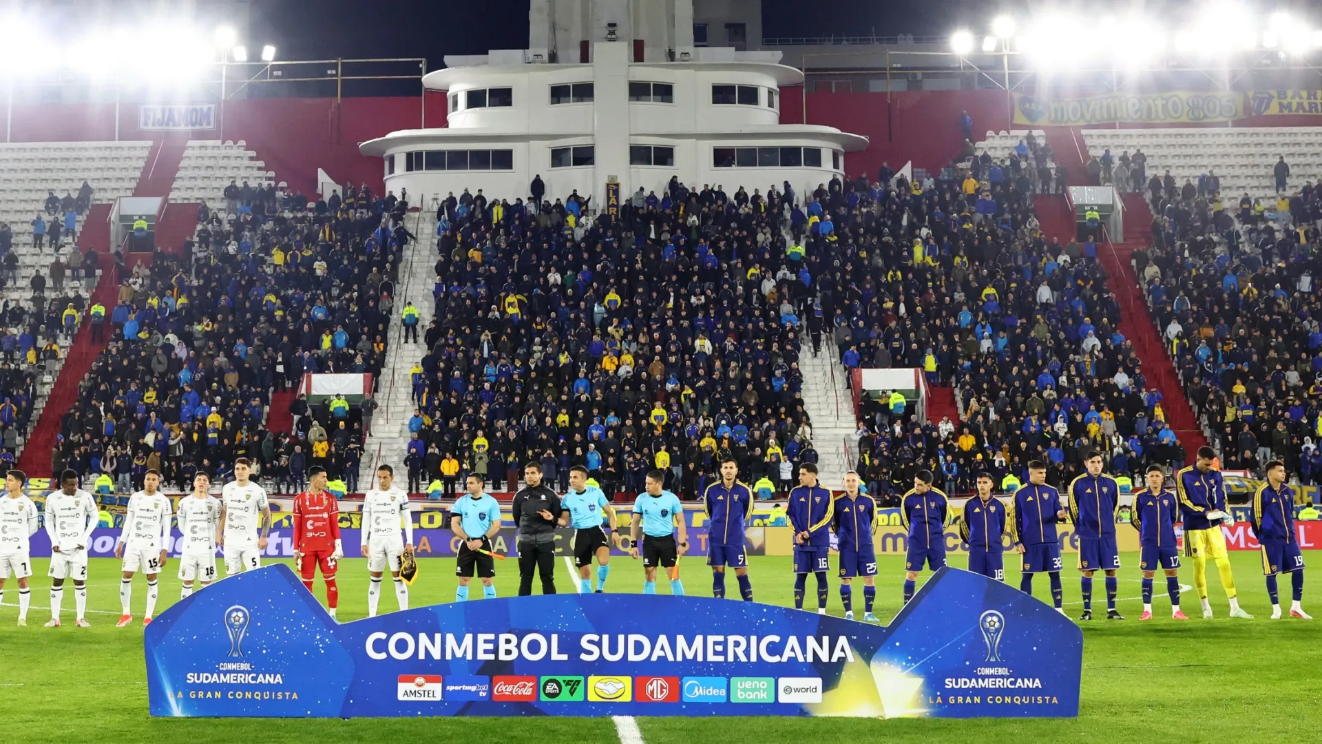 Boca sacó del medio en ambos tiempos contra Recoleta por orden de Piero Maza. (Getty)