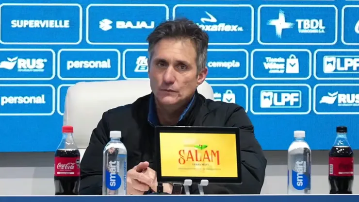 Guillermo Barros Schelotto, enojado por una consulta sobre el último Boca-Vélez.