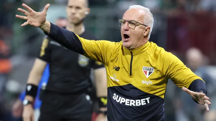 Dorival dio la cara tras perder el clásico.